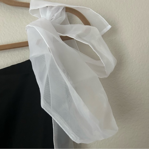 NWT Reformation Kacia Dress in Black with White Bows - Picture 3 of 7